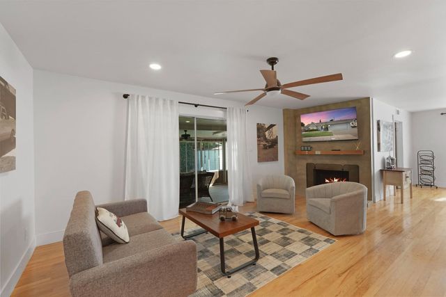 870 Bel Air Ct, Lodi, CA 95240