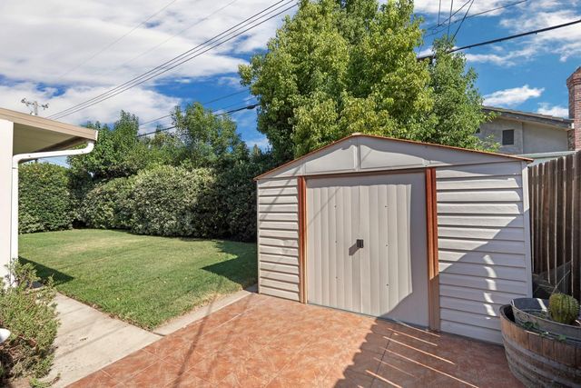 870 Bel Air Ct, Lodi, CA 95240