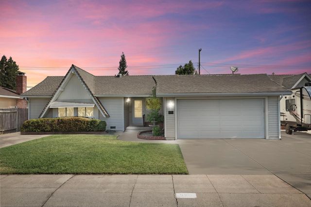 870 Bel Air Ct, Lodi, CA 95240