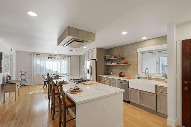 870 Bel Air Ct, Lodi, CA 95240