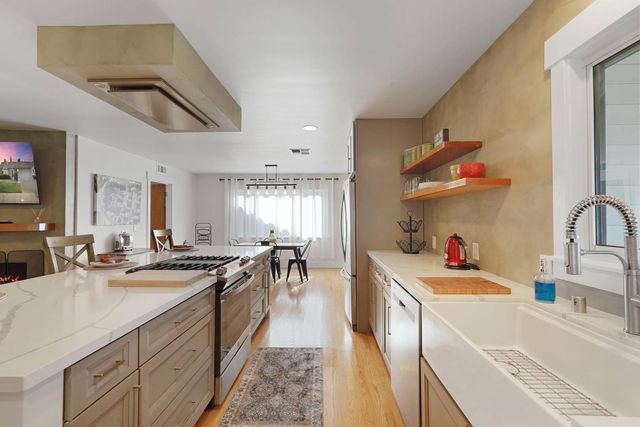 870 Bel Air Ct, Lodi, CA 95240
