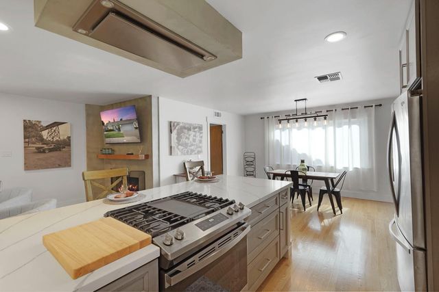 870 Bel Air Ct, Lodi, CA 95240