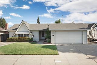 870 Bel Air Ct, Lodi, CA 95240