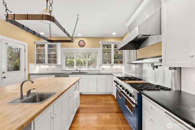 813 Midway Avenue NW, Olympia, WA 98502