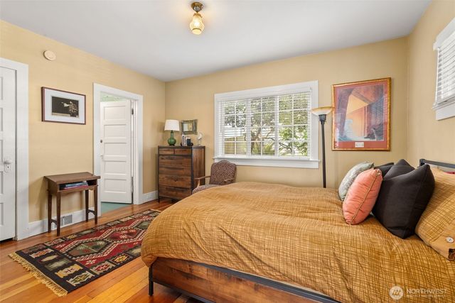 813 Midway Avenue NW, Olympia, WA 98502