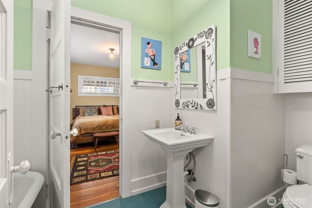 813 Midway Avenue NW, Olympia, WA 98502