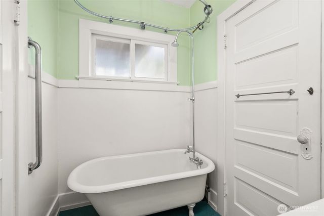 813 Midway Avenue NW, Olympia, WA 98502