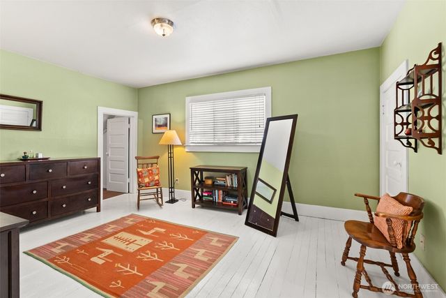 813 Midway Avenue NW, Olympia, WA 98502