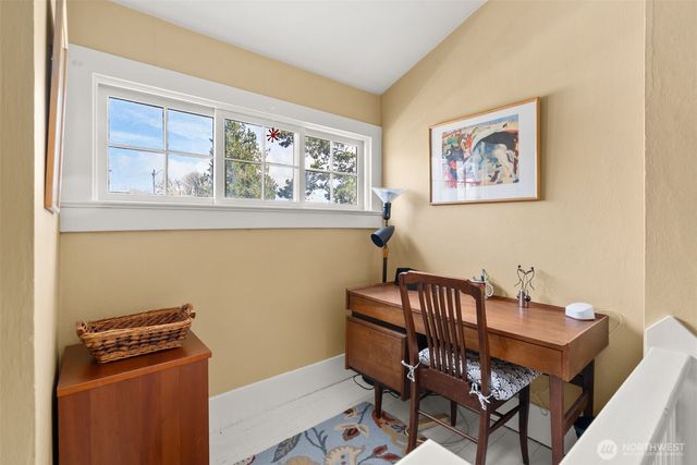 813 Midway Avenue NW, Olympia, WA 98502