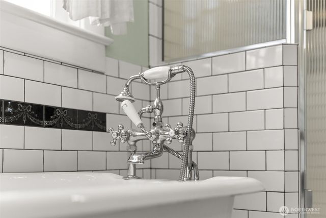 813 Midway Avenue NW, Olympia, WA 98502