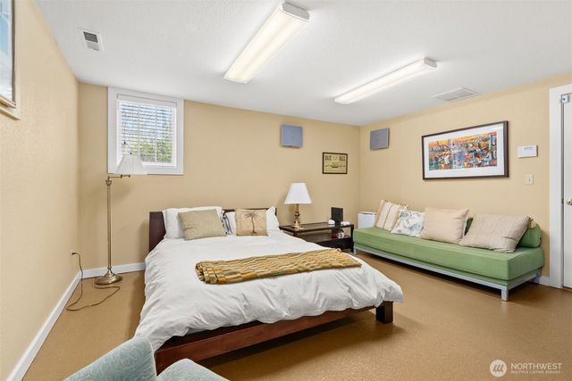 813 Midway Avenue NW, Olympia, WA 98502