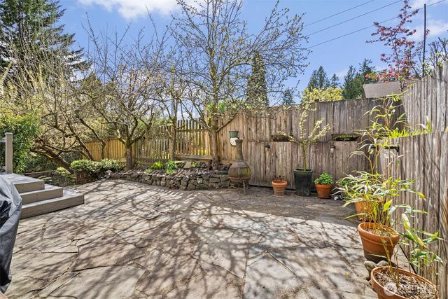 813 Midway Avenue NW, Olympia, WA 98502