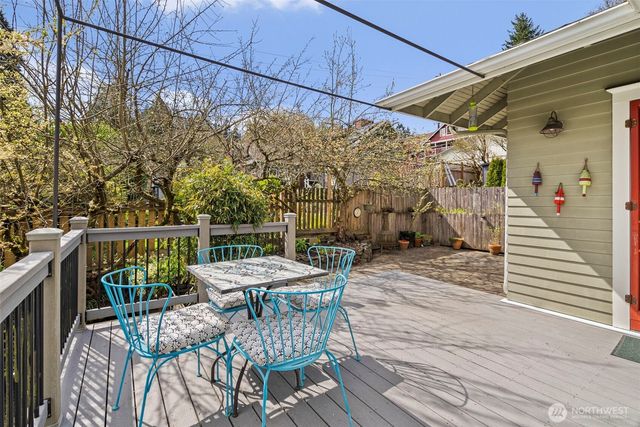 813 Midway Avenue NW, Olympia, WA 98502