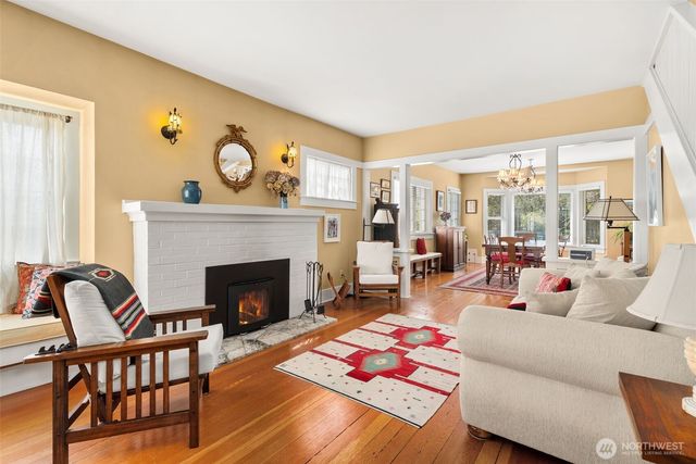 813 Midway Avenue NW, Olympia, WA 98502