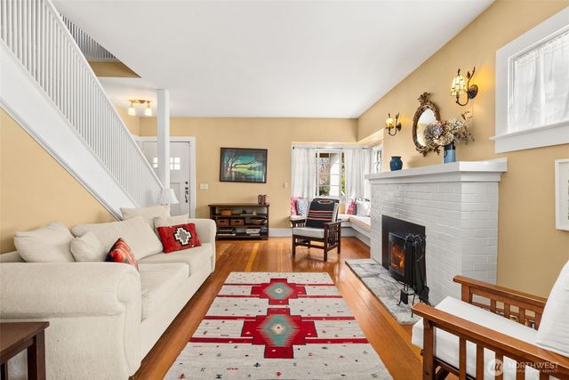 813 Midway Avenue NW, Olympia, WA 98502