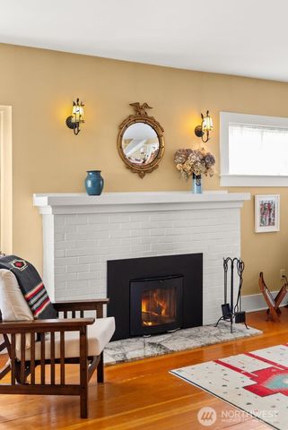 813 Midway Avenue NW, Olympia, WA 98502