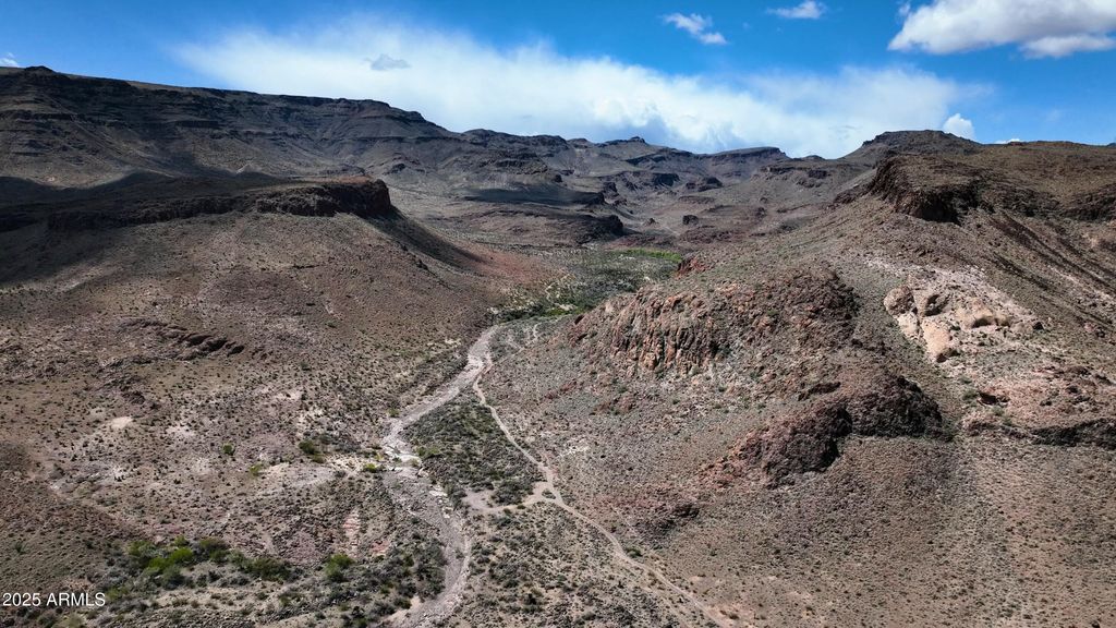 Image 18 of property listing at - W Oatman Highway -- -, Golden Valley, AZ 86413