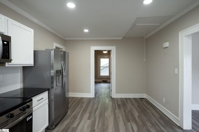 16 Pettee Street, Greenville, SC 29611