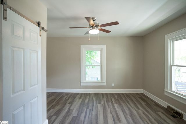 16 Pettee Street, Greenville, SC 29611