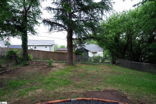 16 Pettee Street, Greenville, SC 29611