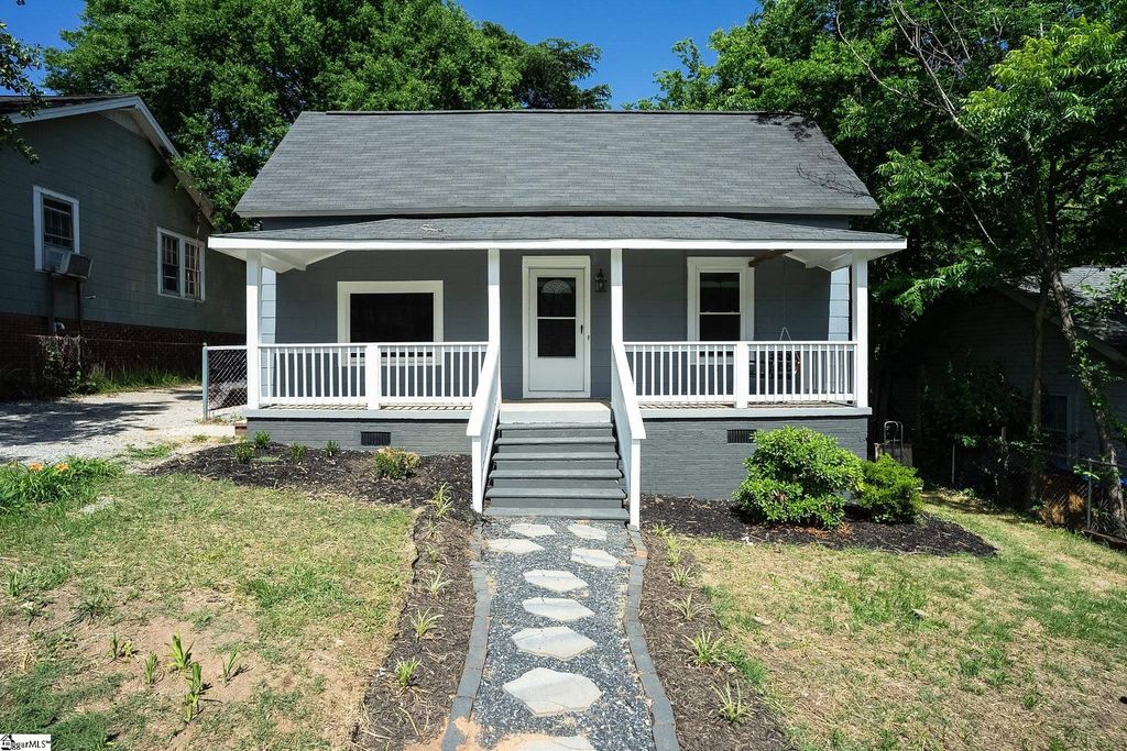 16 Pettee Street, Greenville, SC 29611