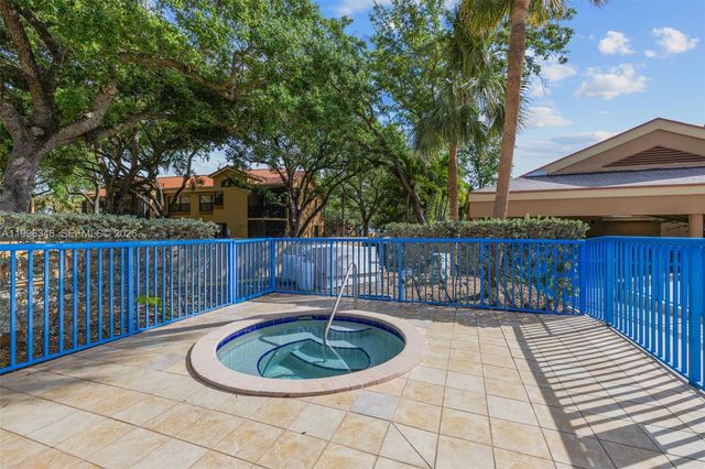 15485 N Miami Lakeway N 208-2, Miami Lakes, FL 33014
