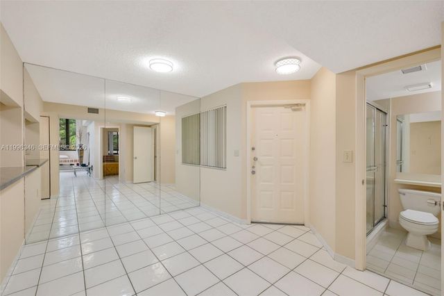 15485 N Miami Lakeway N 208-2, Miami Lakes, FL 33014