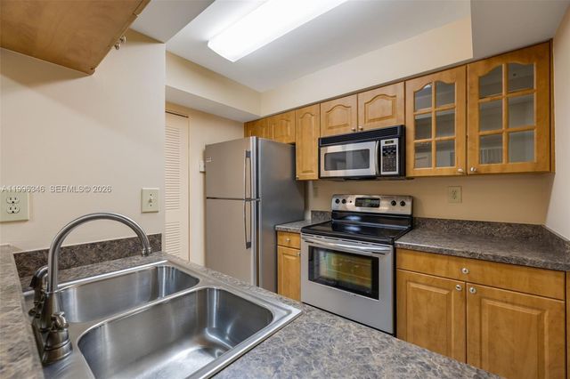15485 N Miami Lakeway N 208-2, Miami Lakes, FL 33014