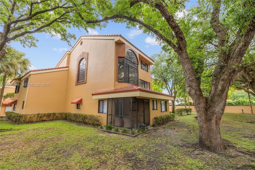 15485 N Miami Lakeway N 208-2, Miami Lakes, FL 33014