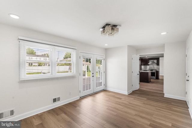 7 OAKEN LN, Hamilton, NJ 08619