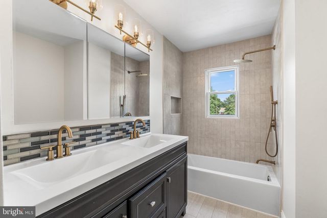 7 OAKEN LN, Hamilton, NJ 08619