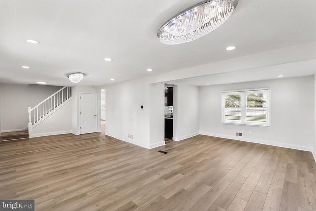 7 OAKEN LN, Hamilton, NJ 08619