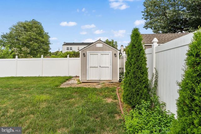 7 OAKEN LN, Hamilton, NJ 08619