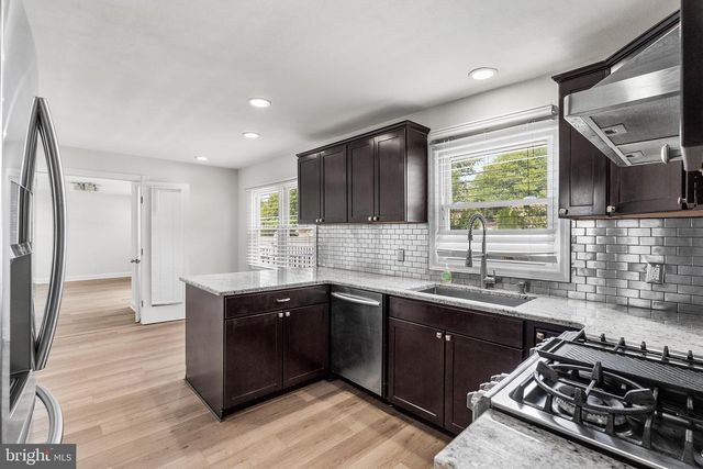 7 OAKEN LN, Hamilton, NJ 08619