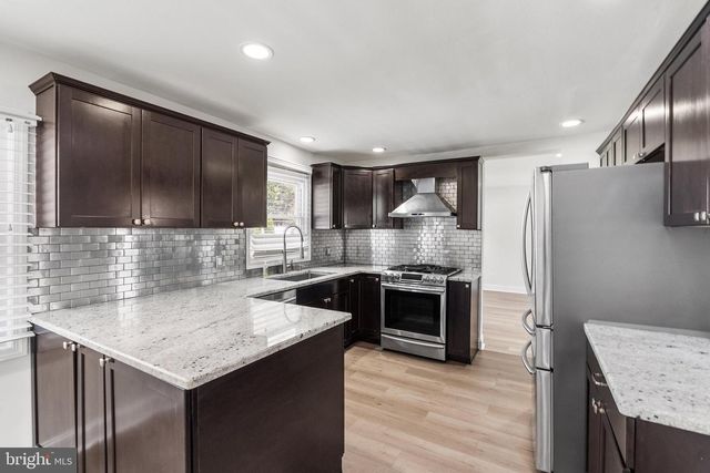 7 OAKEN LN, Hamilton, NJ 08619