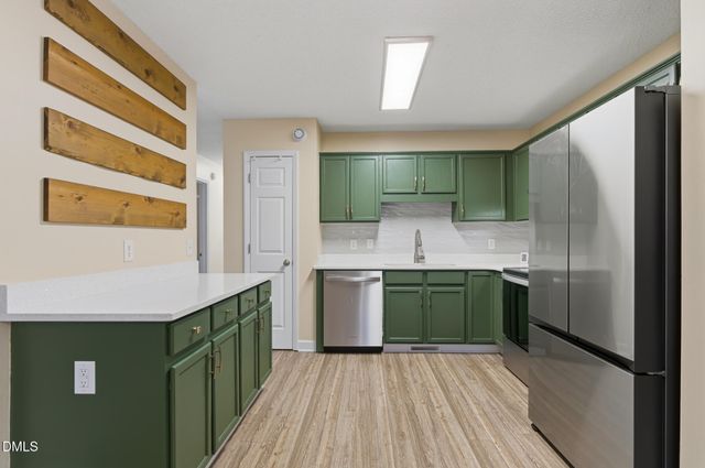 110 Autumn Court, Zebulon, NC 27597