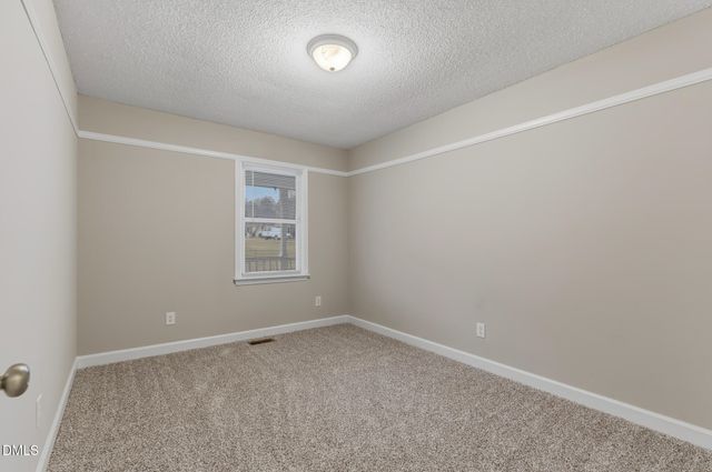 110 Autumn Court, Zebulon, NC 27597