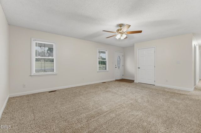 110 Autumn Court, Zebulon, NC 27597