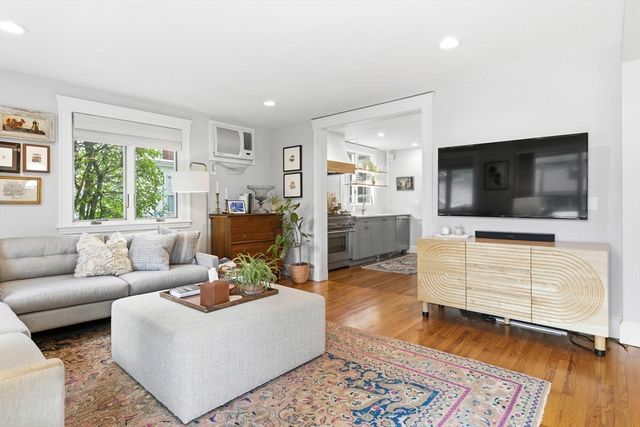 18 Roberts Rd, Medford, MA 02155