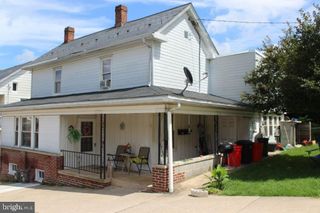 8 HENRIETTA ST #1ST FLOOR, Red Lion, PA 17356