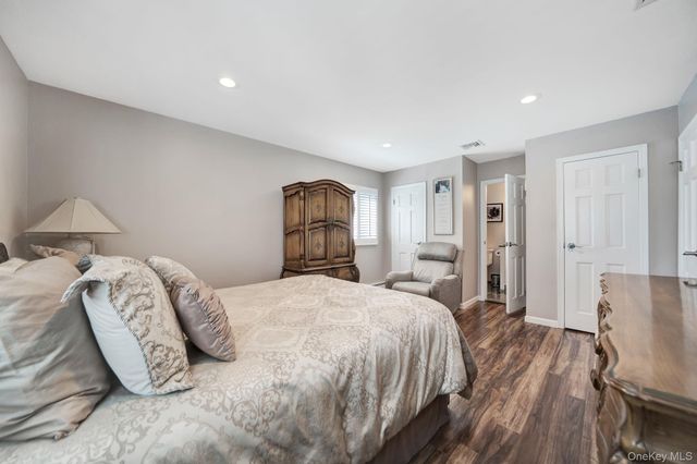 113 N Lewis Avenue, Lindenhurst, NY 11757
