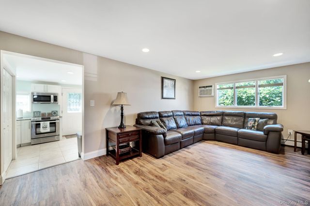 113 N Lewis Avenue, Lindenhurst, NY 11757