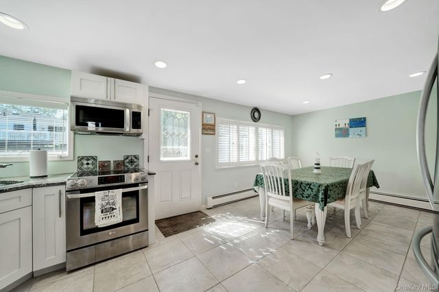 113 N Lewis Avenue, Lindenhurst, NY 11757