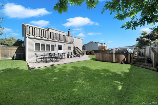113 N Lewis Avenue, Lindenhurst, NY 11757