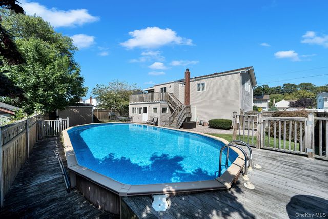 113 N Lewis Avenue, Lindenhurst, NY 11757