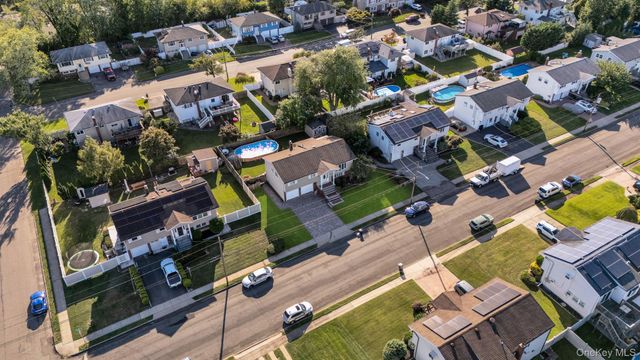 113 N Lewis Avenue, Lindenhurst, NY 11757
