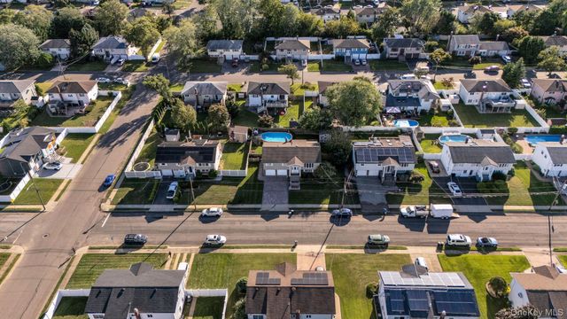 113 N Lewis Avenue, Lindenhurst, NY 11757