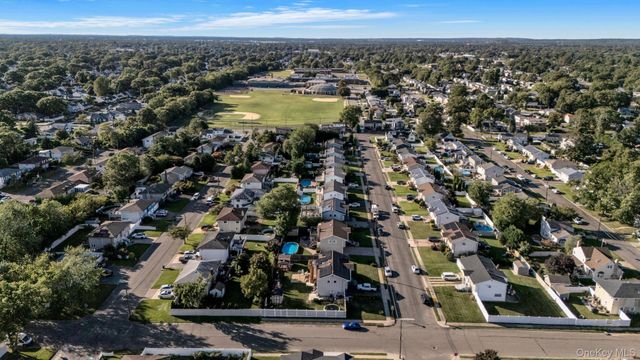 113 N Lewis Avenue, Lindenhurst, NY 11757