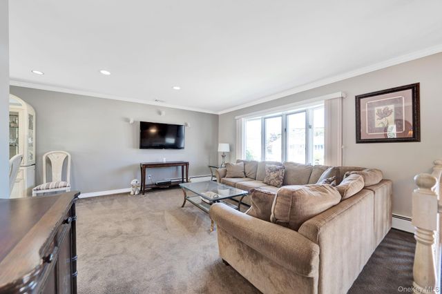 113 N Lewis Avenue, Lindenhurst, NY 11757
