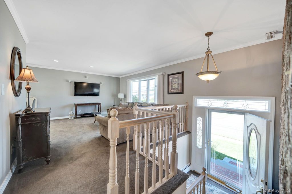 113 N Lewis Avenue, Lindenhurst, NY 11757 — photo 4
